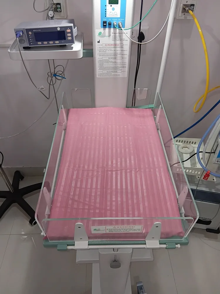 Polyster Cotton NICU Bedsheet